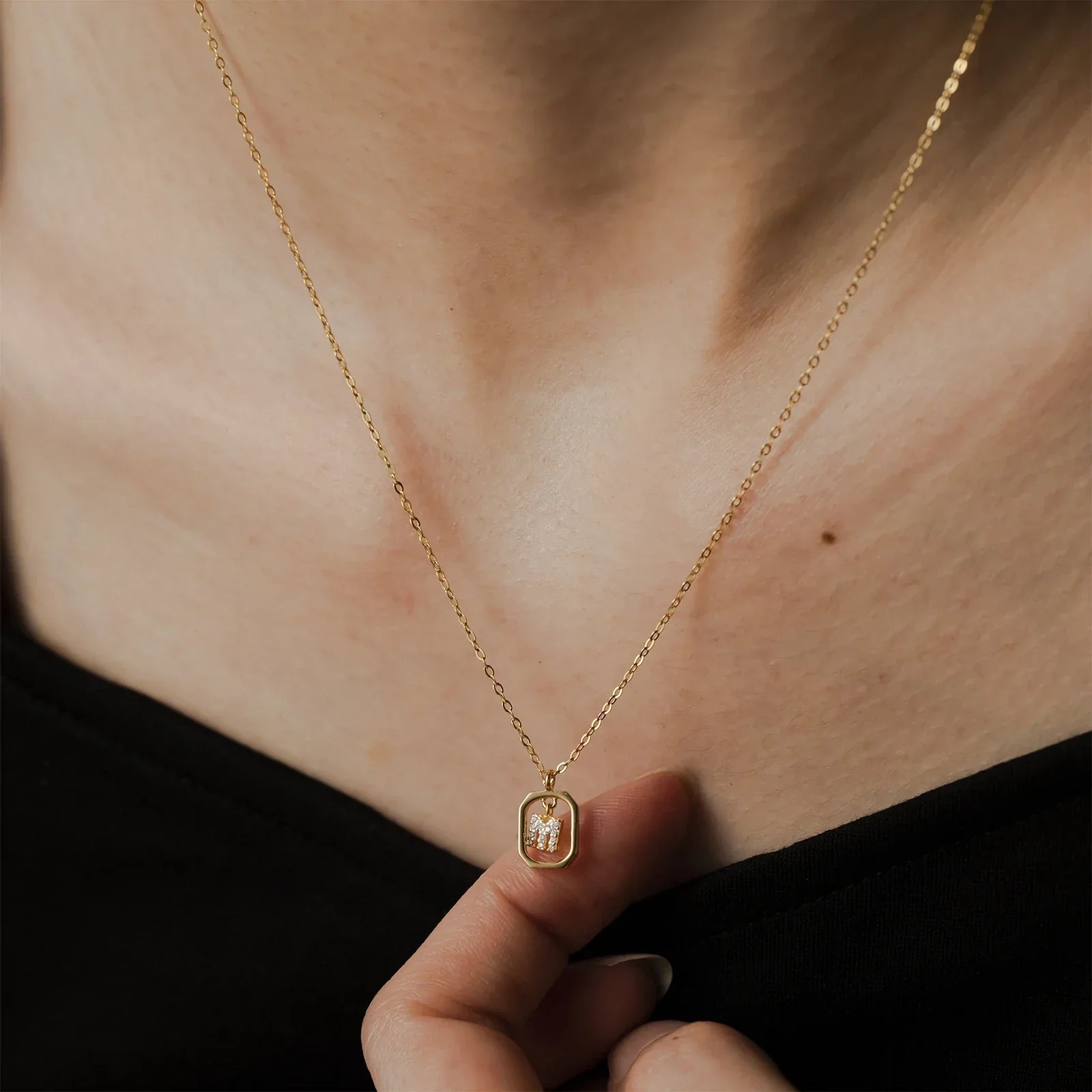 Collier Initiales avec Zirconium (Plaqué Or)