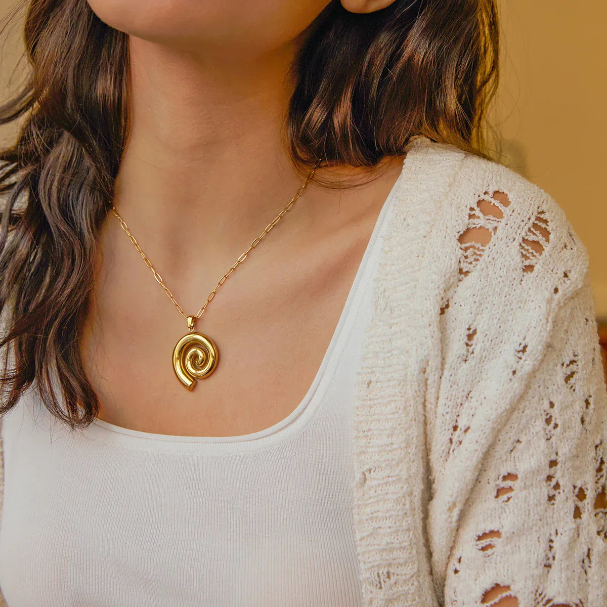 Collier Pendentif Spirale Audacieux (Plaqué Or)