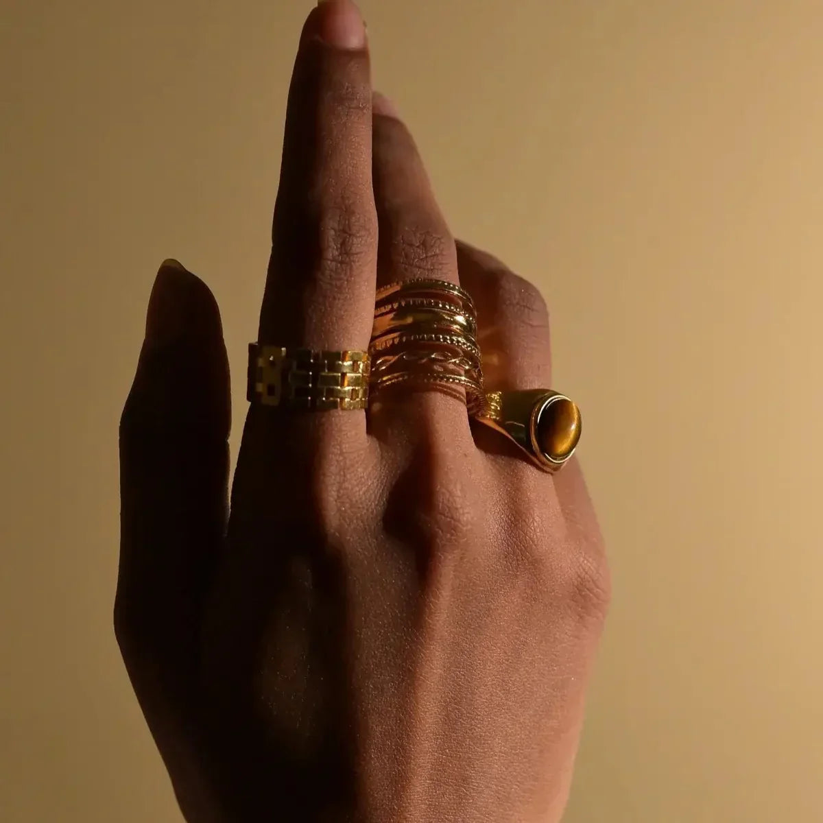 Bague Longue Chloé avec Textures (Plaqué Or)