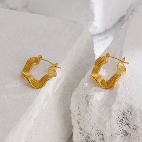 Boucles d'oreilles créoles irrégulières Allegra (Plaqué Or)