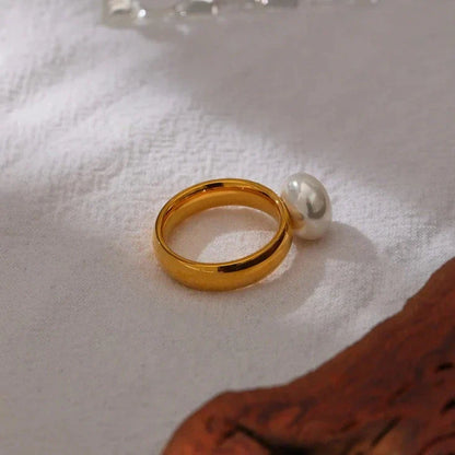 Emma Minimalist Pearl Ring