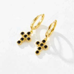 Boucles d'oreilles en anneau croix en onyx (Plaqué Or)