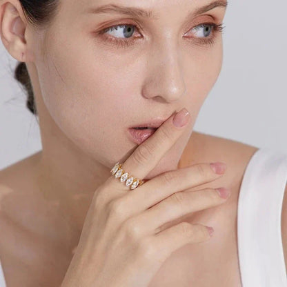 Bague Vicenza avec Couronne de Zirconium Marquise (Plaqué Or)