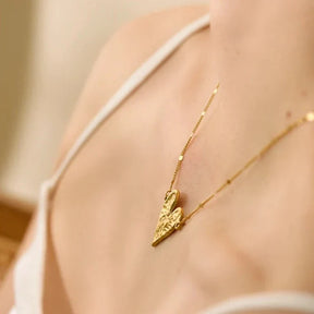 Collier en cœur avec texture martelée (Plaqué Or)