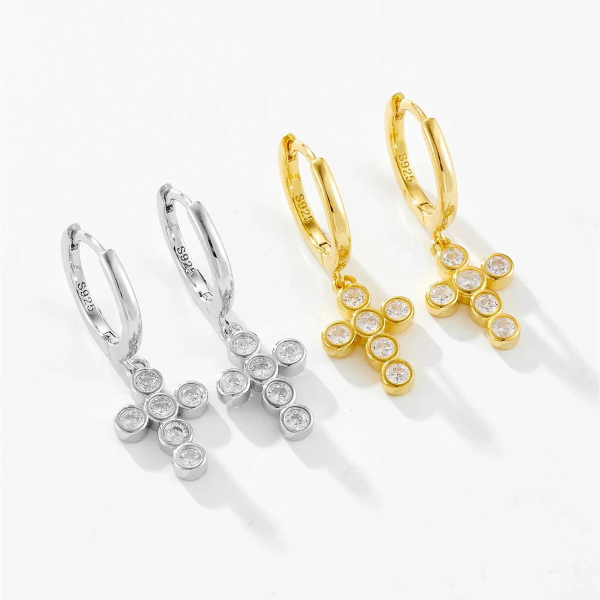 Boucles d'oreilles Aro Crucifix Zirconia (Plaqué Or)
