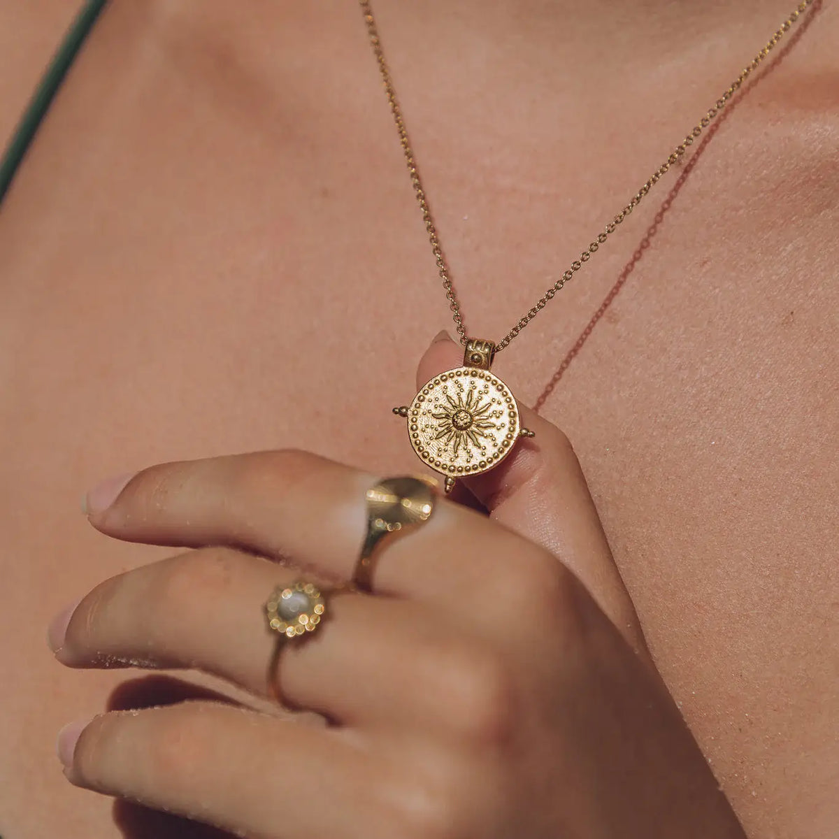 Collier Soleil Divin (Plaqué Or)