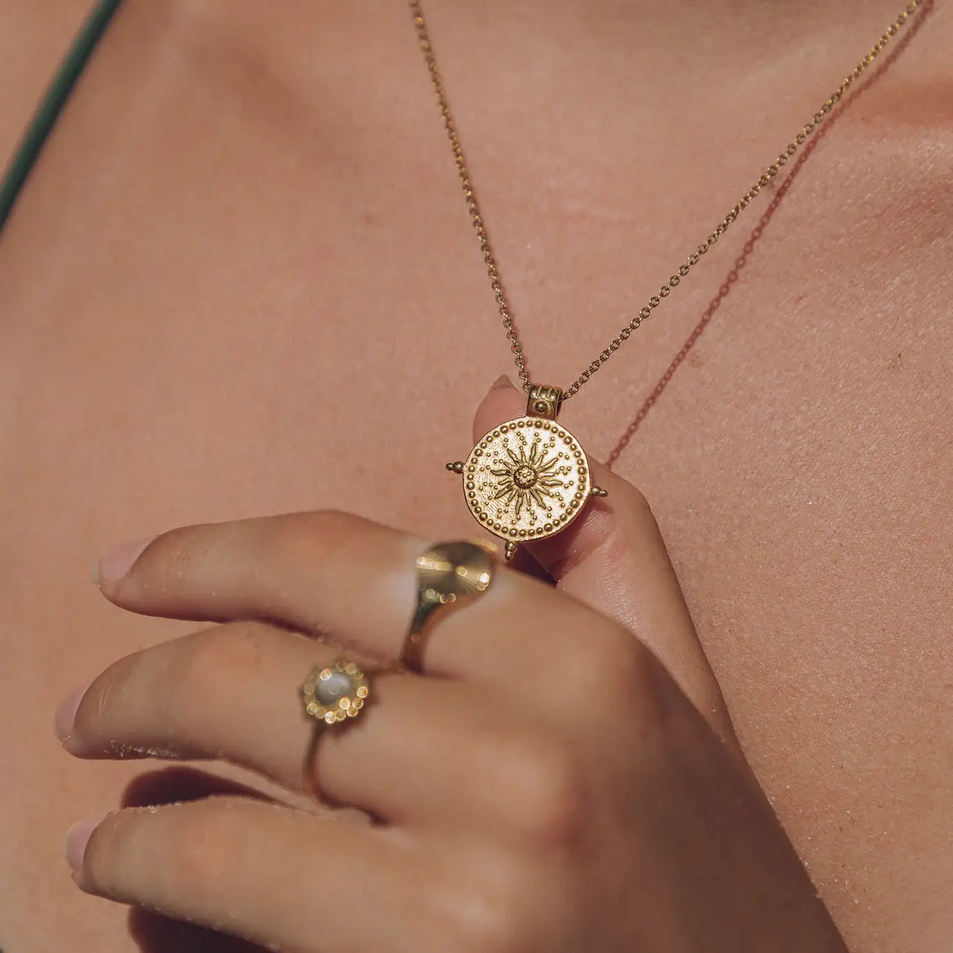 Collier Soleil Divin (Plaqué Or)